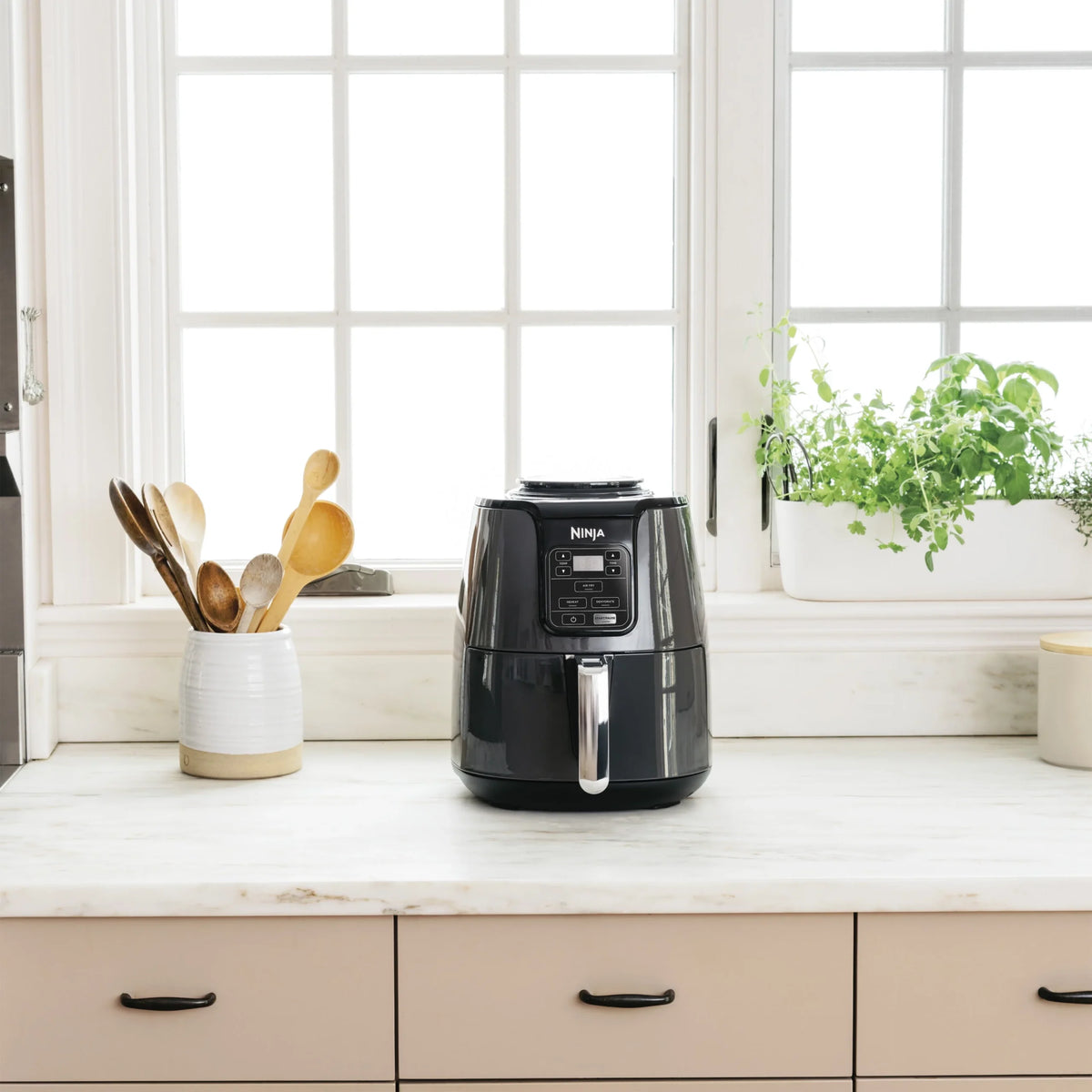 Ninja 4QT Air Fryer, Black, AF100WM